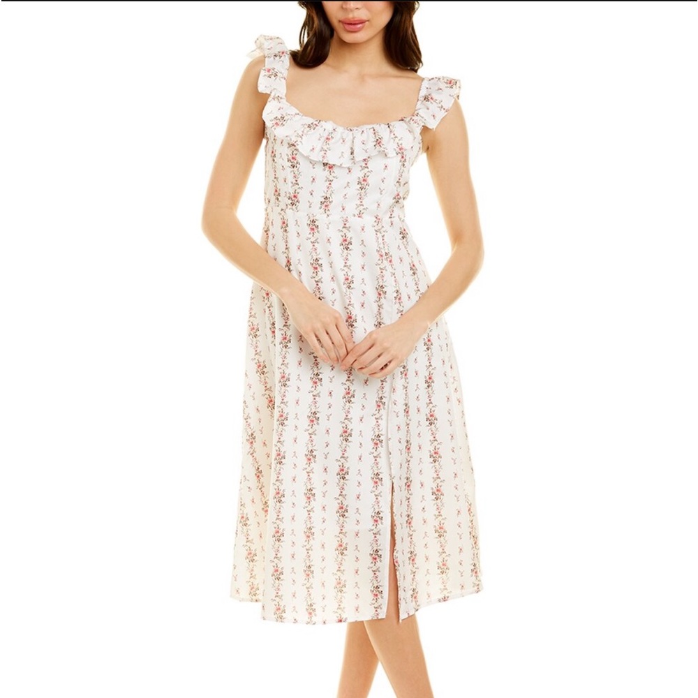 Beautiful dress size small.